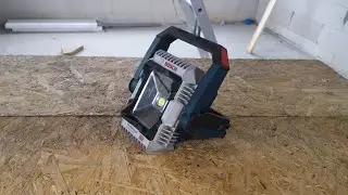 Аккумуляторный прожектор Bosch GLI 18V-1900
