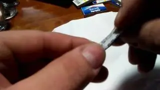 How to split a DE razor.