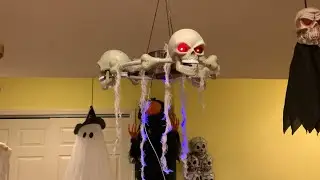Gemmy 2003 Haunted Skull Chandelier