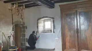 All is not well at our French Ch&acirc;teau. Today an old clock gets a golden makeover