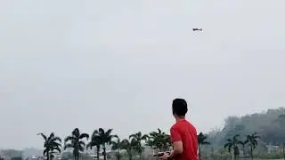 Flying rc plane maiden flight Hookll Extra 300