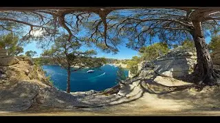 360° STOCK VIDEO 4K | Natural Cliff Platform Overlooking Cruise Boats Turquoise Bay | Atmosphaeres