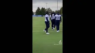 FIRST LOOK: Adrian Peterson Practices With the Titans For the First Time in a #8 Jersey