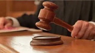 L&euml;n&euml; n&euml; burg dy pleq p&euml;r dru dhe nxjerrin n&euml; sh&euml;rbim prove drejtoresh&euml;n e kadastr&euml;s