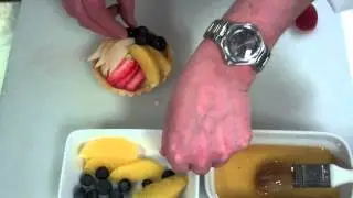 How to finish a fruit tart