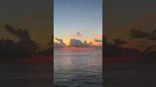 Sunset in the Pacific Ocean #art #breakingnews