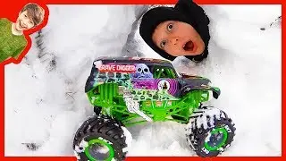 AXEL AND DADDY MONSTER TRUCK SNOW CAVE!