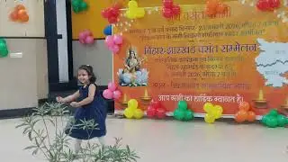 Dance by 5 years old amazing girl on song Mera vala dance... Rithanya Gupta 