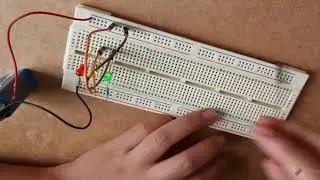 CÓMO HACER UN CIRCUITO ELÉCTRICO EN PROTOBOARD | Circuito en serie, paralelo y mixto [Física II]