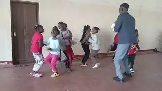NO EASY DANCE HYPE BY MODE DE HYPER FT KIDS SHOUT OUT TO P SQUIRE