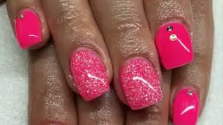 ￼ Paint my nails 