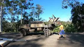 Loading 2 dirt bikes onto a Unimog (easily)
