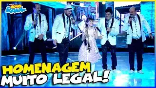 RENATINHA ARRASOU COM A M&Uacute;SICA - 