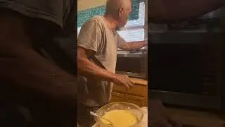 HOW TO MAKE THE BEST CORNBREAD !!