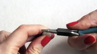 How to turn a loop in an eye pin