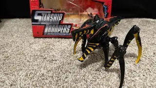 Starship Troopers Warrior Bug from Galoob Unboxing