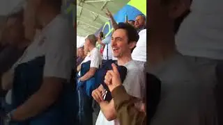 George...singing :D
