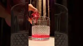 Think pink, drink pink 💕🍸 #PinkVodkaVibes #youtubeshorts #cocktail #youtube #shorts #vodka