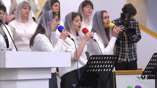 Стекает кровь с креста / Песня