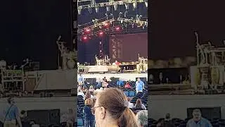 Dj Craig G from hot 93.7 in Bridgeport Connecticut
