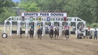 Live horse racing returns to Grants Pass