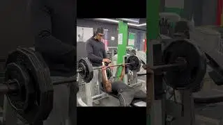 Bench fail. #motivation #teenlifter #powerlifting #ytshorts
