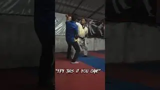 Street Smart defence🔥#combat #selfdefense #viral #shortvideo #trending #youtubeshorts #shortsfeed