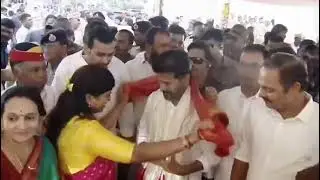 BONTHU SRIDEVI YADAV CHERLAPALLY DIVISION CORPORATOR,  FELICITATING HONOURABLE C.M. REVENTH REDDY. 