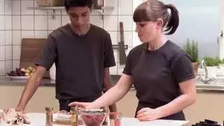 S&aring;dan laver du sm&oslash;rcreme med chokolade til cupcakes | GoCook by Coop