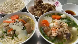 Pig's feet noodle soup. #94 Hung Tinh Vlog