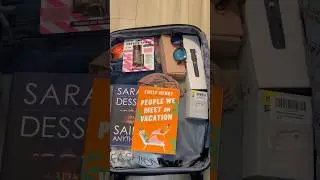 Solo Travel Packing Essentials      #trendingshorts #travel #trendingvideo #vacation #solotravel