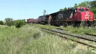Class Leader Cn 383 Cn 3000 Csx 92 at Goreway July 8 2018