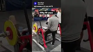 90 years old bench press 👏🏻