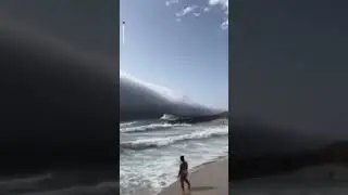 Towering roll clouds loomed over beaches in Portugal as temperatures edged past 40C #portugal #news