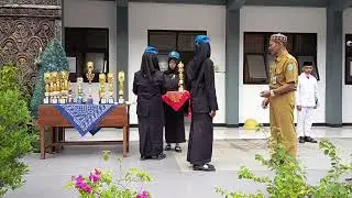PENYERAHAN PIALA PIALA KEJUARAAN GURU DAN SISWA 
