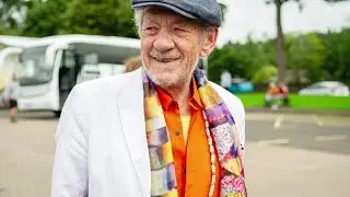 🎭 Ian McKellen Urges Actors to Come Out: 