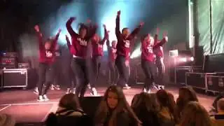Let's Move! Dance Crew @ Kerstmarkt 2018