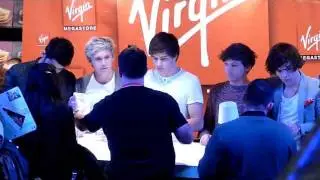 One Direction at Virgin Megastore ,Paris (1)