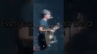 Wonder audience sing along in THE VAMPS 