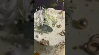 POV: Dein Wedding Cake sieht SO aus! 💍✨ - Eleganz, die begeistert! 😍 - Liebe zum Reinbei&szlig;en. 💖 -&hellip;