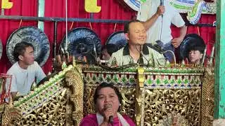 အလှူ့မကြီးဆိုထားတဲ့ လက်ရည်တပြင်တည်း