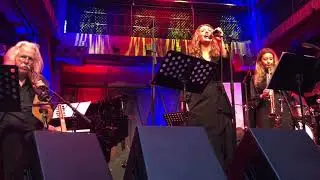 TNHT - Stella Tsianios, Oso varoun ta sidera