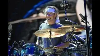 The fans enthusiastically sang &ldquo;Happy Birthday&rdquo; to Al during '92 ForUnCarKnow Tour.