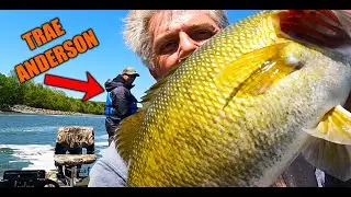 Дрейфующий нитеперый аул ловит большого малоротого окуня !!! (озеро Уилер)