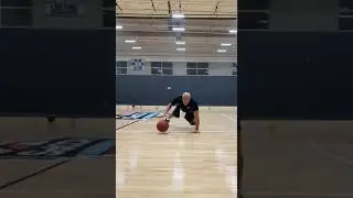 Tyc Snow 1 Arm push-ups while dribbling