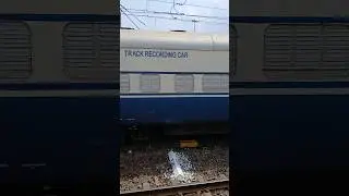 Track Recording Car Arrived Howrah Junction with WAP4 #indianrailways #irctc #trackrecord #wap4 #ser