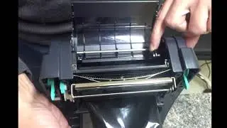 TSC TTP 244 CE - ¿Cómo calibrar y colocar etiquetas? ¿Cómo colocar ribbon?