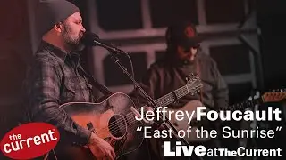 Jeffrey Foucault performing 