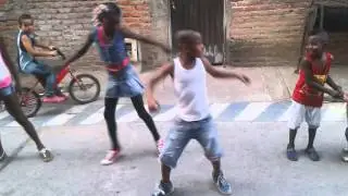 NI&Ntilde;OS BAILANDO SWAGGA - SALSA CHOKE
