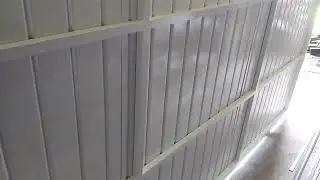 Portão na chapa frizada.